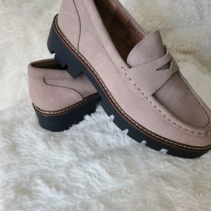 White Mountain Gunner Suede Loafers- BNWB Size 8.5